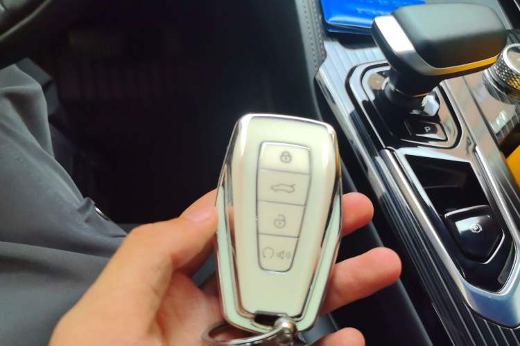 Used Geely Auto Monjaro L 2024 2.0TD High-Power Automatic Two-Wheel Drive Skyline Edition Vehicle Key