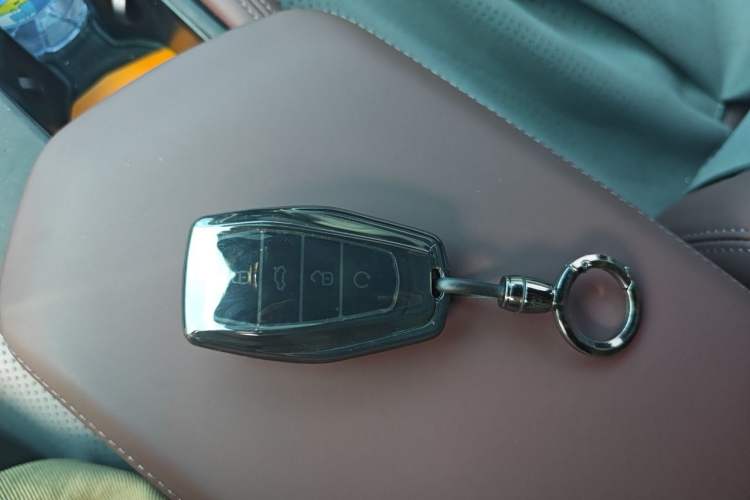 Used Geely Auto Monjaro L 2024 2.0TD High-Power Automatic Two-Wheel Drive Yunqi Version Vehicle Key