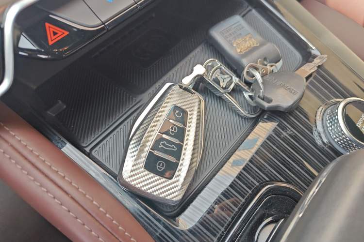 Used Geely Auto Monjaro L 2024 2.0TD High-Power Automatic Two-Wheel Drive Yunqi Version Vehicle Key