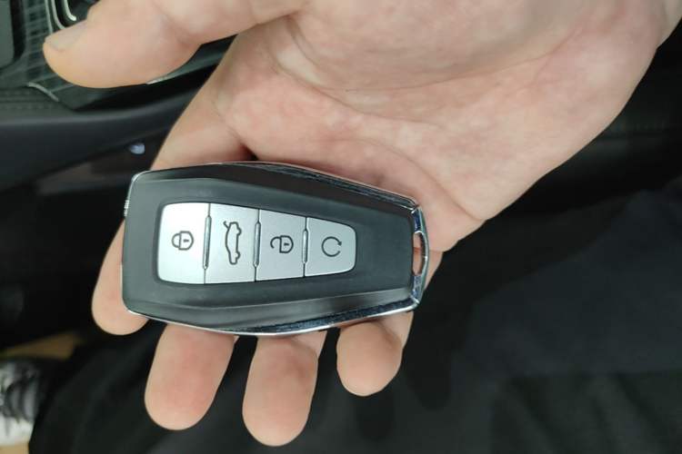 Used Geely Auto Monjaro L 2024 2.0TD High-Power Automatic Two-Wheel Drive Skyline Edition Vehicle Key