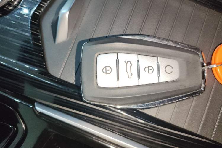 Used Geely Auto Monjaro L 2024 2.0TD DCT EVO Two-Wheel Drive Long-Range Version Vehicle Key