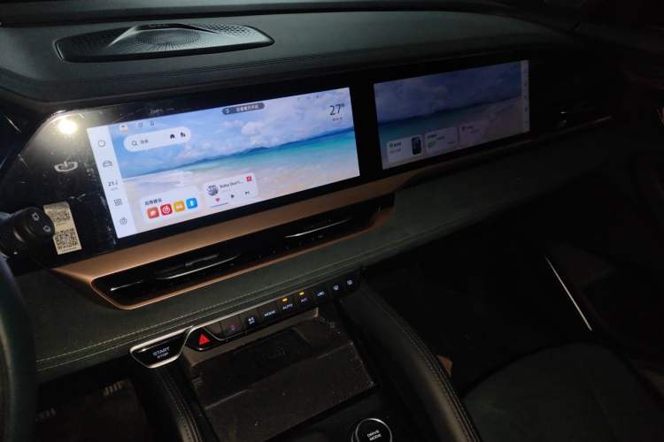 Used Geely Auto Monjaro L 2024 2.0TD High-Power Automatic Two-Wheel Drive Skyline Edition Audio And AC Panel