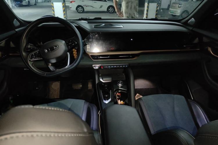Used Geely Auto Monjaro L 2024 2.0TD High-Power Automatic Two-Wheel Drive Skyline Edition Center Console