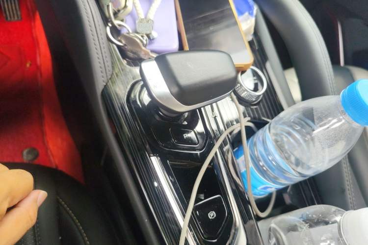 Used Geely Auto Monjaro L 2024 2.0TD DCT EVO Two-Wheel Drive Long-Range Version Gear Lever