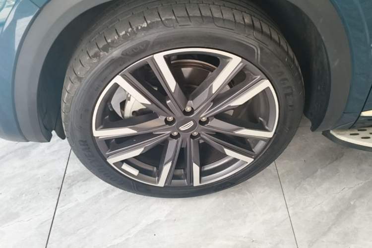 Used Geely Auto Monjaro L 2024 2.0TD High-Power Automatic Two-Wheel Drive Skyline Edition Left Front Wheel Hub