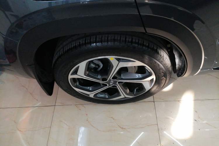 Used Geely Auto Monjaro L 2024 2.0TD DCT EVO Two-Wheel Drive Long-Range Version Right Rear Wheel Hub