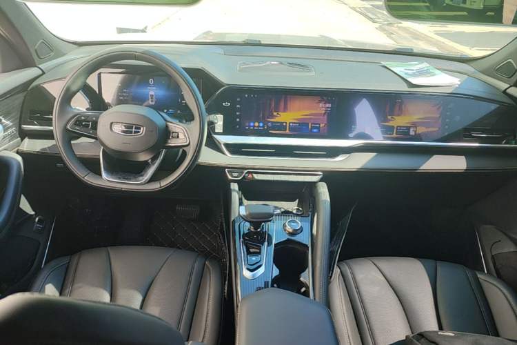 Used Geely Auto Monjaro L 2024 2.0TD DCT EVO Two-Wheel Drive Long-Range Version Center Console