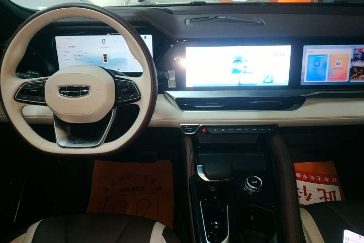 Used Geely Auto Monjaro L 2024 2.0TD High-Power Automatic Two-Wheel Drive Yunqi Version Audio And AC Panel