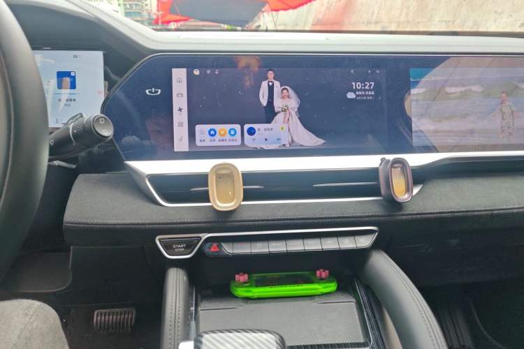 Used Geely Auto Monjaro L 2024 2.0TD High-Power Automatic Two-Wheel Drive Skyline Edition Audio And AC Panel