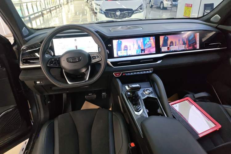 Used Geely Auto Monjaro L 2024 2.0TD High-Power Automatic Two-Wheel Drive Skyline Edition Audio And AC Panel