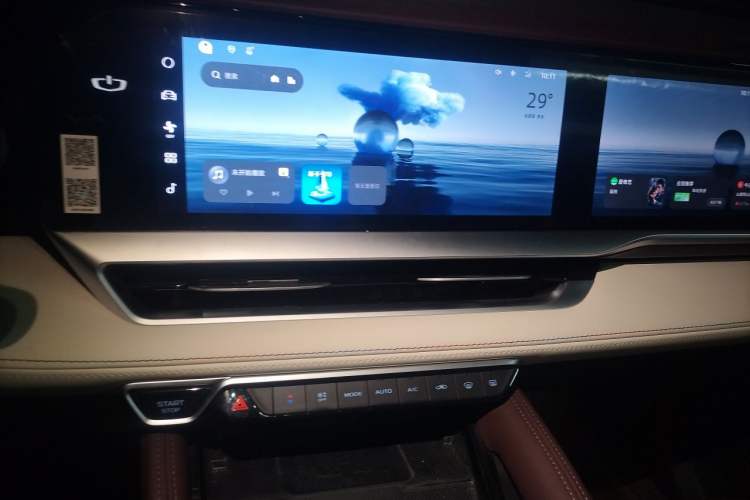 Used Geely Auto Monjaro L 2024 2.0TD High-Power Automatic Two-Wheel Drive Yunqi Version Audio And AC Panel