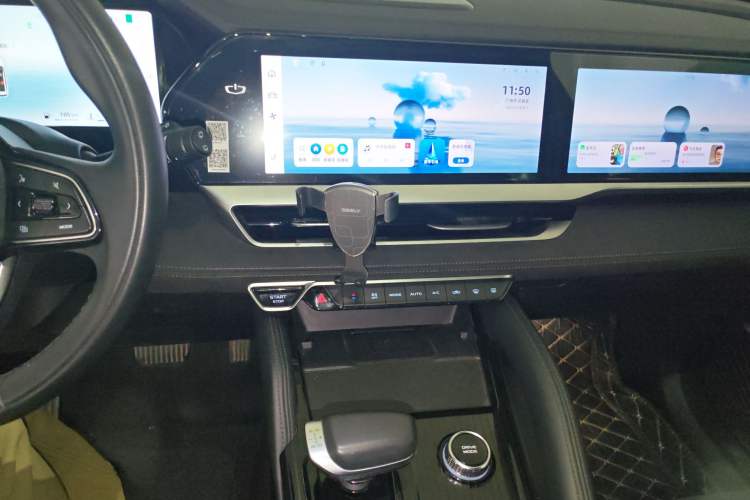 Used Geely Auto Monjaro L 2024 2.0TD High-Power Automatic Two-Wheel Drive Skyline Edition Audio And AC Panel