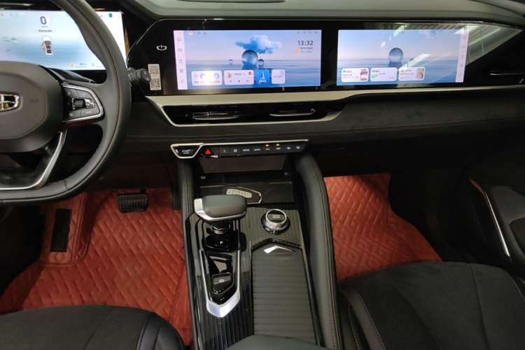 Used Geely Auto Monjaro L 2024 2.0TD High-Power Automatic Two-Wheel Drive Skyline Edition Audio And AC Panel