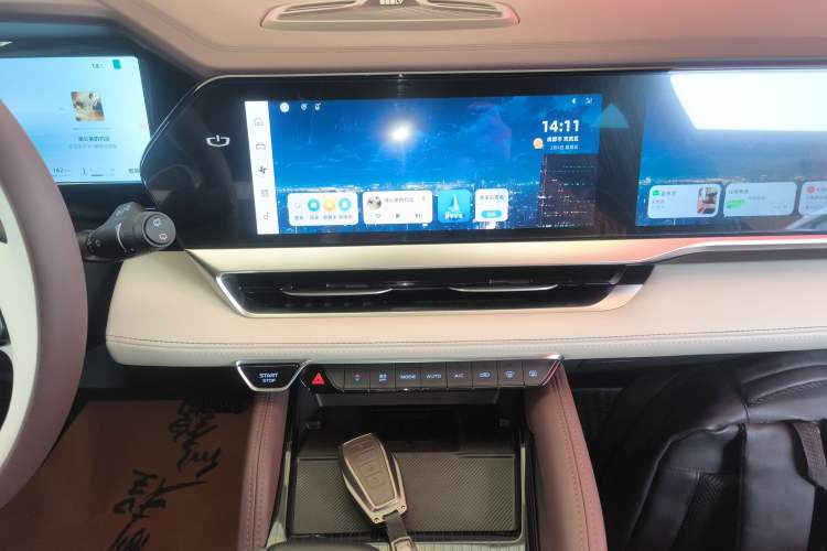 Used Geely Auto Monjaro L 2024 2.0TD High-Power Automatic Two-Wheel Drive Yunqi Version Audio And AC Panel