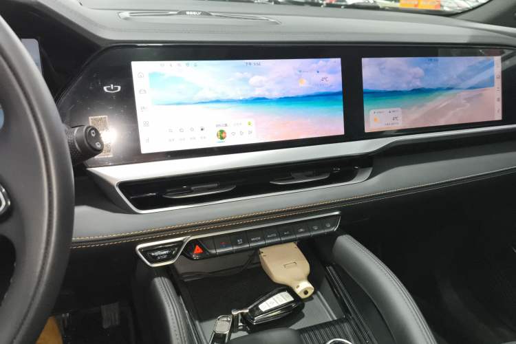 Used Geely Auto Monjaro L 2024 2.0TD DCT EVO Two-Wheel Drive Long-Range Version Audio And AC Panel