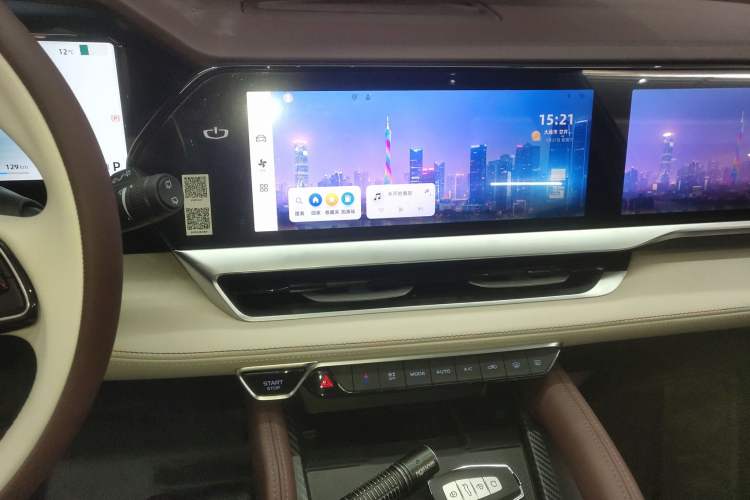 Used Geely Auto Monjaro L 2024 2.0TD High-Power Automatic Two-Wheel Drive Yunqi Version Audio And AC Panel