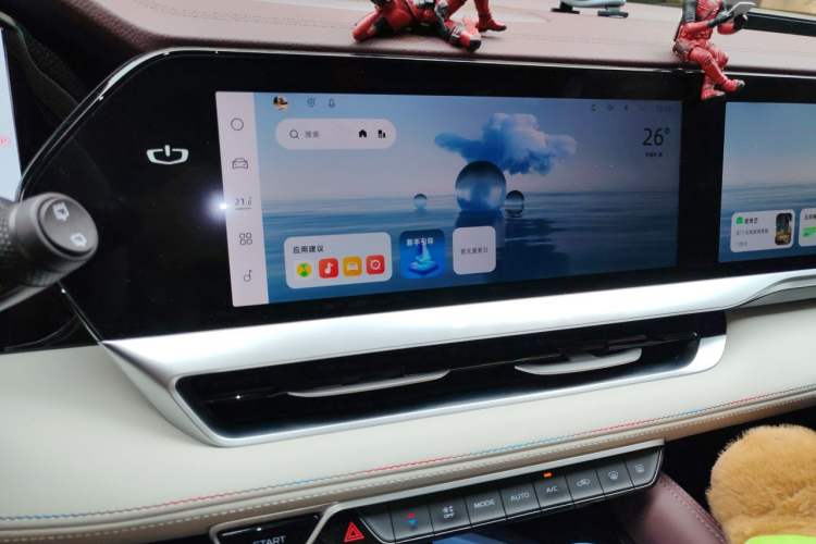Used Geely Auto Monjaro L 2024 2.0TD High-Power Automatic Two-Wheel Drive Skyline Edition Audio And AC Panel