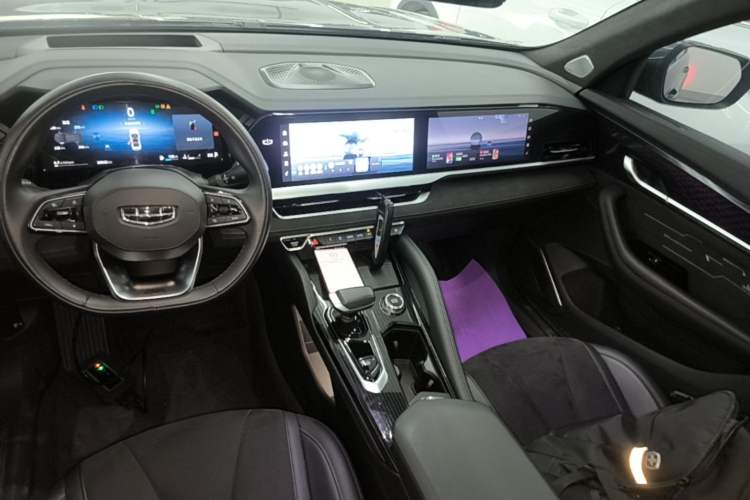 Used Geely Auto Monjaro L 2024 2.0TD High-Power Automatic Two-Wheel Drive Skyline Edition Audio And AC Panel