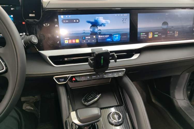Used Geely Auto Monjaro L 2024 2.0TD DCT EVO Two-Wheel Drive Long-Range Version Audio And AC Panel