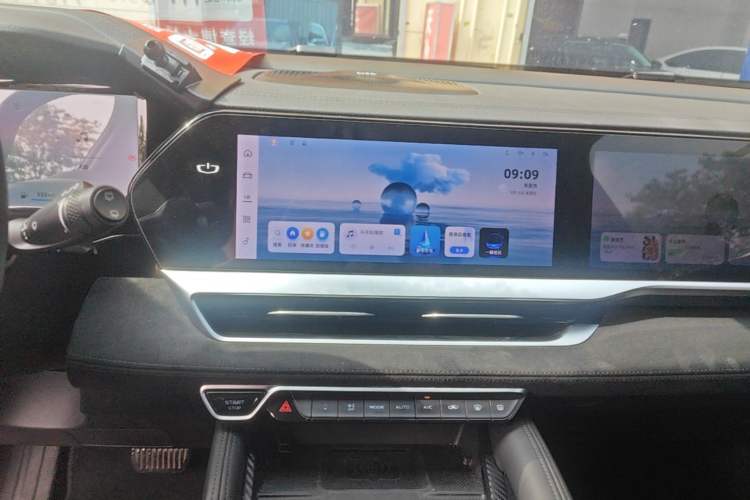 Used Geely Auto Monjaro L 2024 2.0TD High-Power Automatic Two-Wheel Drive Skyline Edition Audio And AC Panel