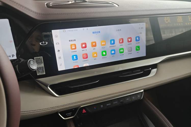 Used Geely Auto Monjaro L 2024 2.0TD High-Power Automatic Two-Wheel Drive Yunqi Version Audio And AC Panel