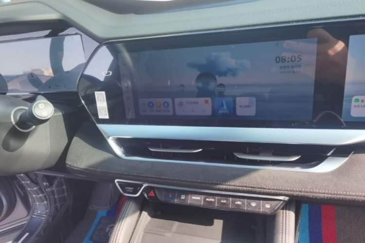 Used Geely Auto Monjaro L 2024 2.0TD High-Power Automatic Two-Wheel Drive Skyline Edition Audio And AC Panel
