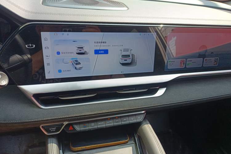 Used Geely Auto Monjaro L 2024 2.0TD High-Power Automatic Two-Wheel Drive Skyline Edition Audio And AC Panel