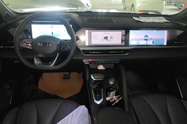 Used Geely Auto Monjaro L 2024 2.0TD DCT EVO Two-Wheel Drive Long-Range Version Center Console