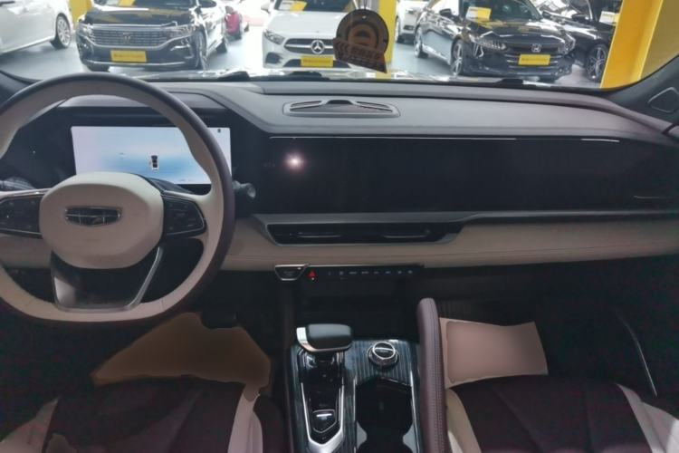 Used Geely Auto Monjaro L 2024 2.0TD High-Power Automatic Two-Wheel Drive Yunqi Version Center Console
