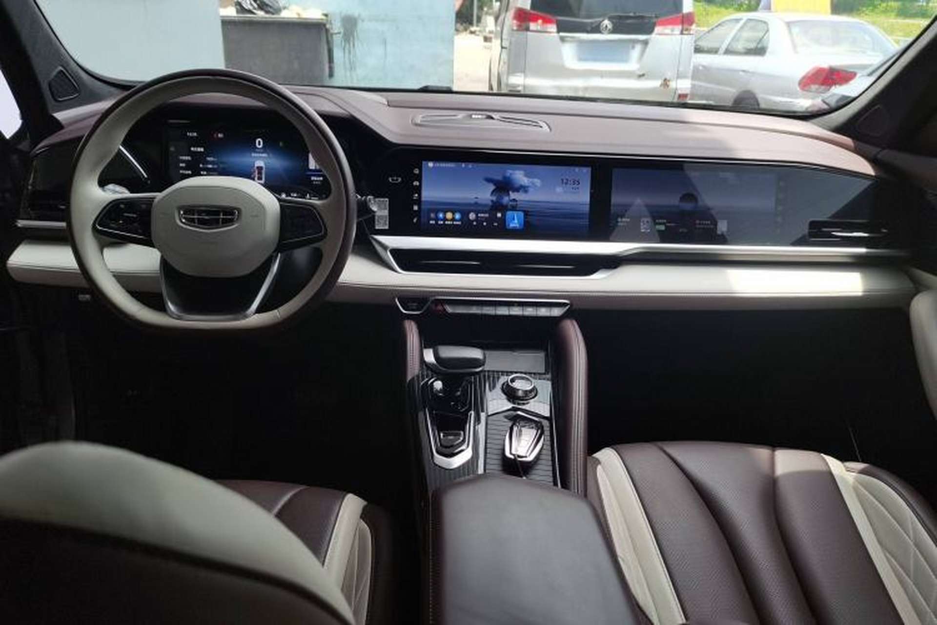 Used Geely Auto Monjaro L 2024 2.0TD High-Power Automatic Two-Wheel Drive Yunqi Version Center Console