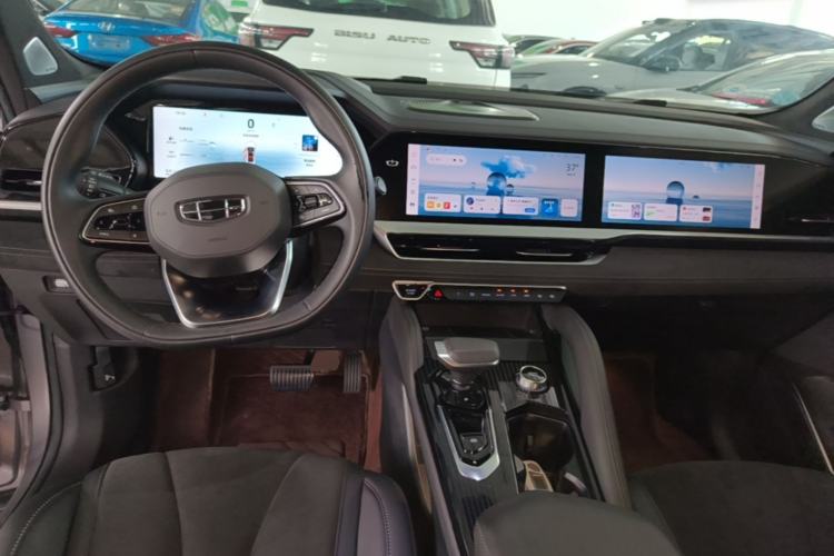 Used Geely Auto Monjaro L 2024 2.0TD High-Power Automatic Two-Wheel Drive Skyline Edition Center Console