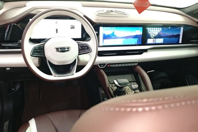 Used Geely Auto Monjaro L 2024 2.0TD High-Power Automatic Two-Wheel Drive Yunqi Version Center Console