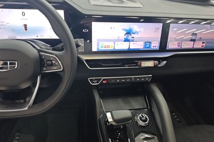 Used Geely Auto Monjaro L 2024 2.0TD High-Power Automatic Two-Wheel Drive Skyline Edition Center Console