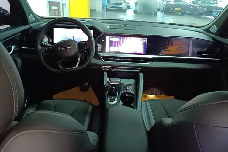 Used Geely Auto Monjaro L 2024 2.0TD High-Power Automatic Two-Wheel Drive Skyline Edition Center Console