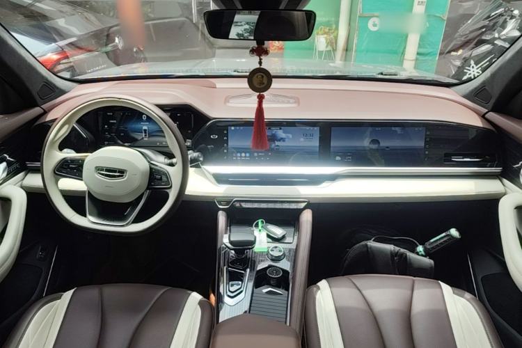 Used Geely Auto Monjaro L 2024 2.0TD High-Power Automatic Two-Wheel Drive Yunqi Version Center Console