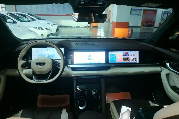 Used Geely Auto Monjaro L 2024 2.0TD High-Power Automatic Two-Wheel Drive Yunqi Version Center Console