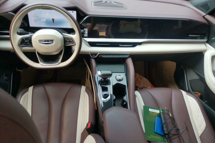 Used Geely Auto Monjaro L 2024 2.0TD High-Power Automatic Two-Wheel Drive Yunqi Version Center Console