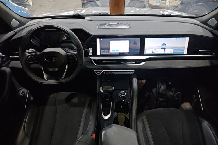 Used Geely Auto Monjaro L 2024 2.0TD High-Power Automatic Two-Wheel Drive Skyline Edition Center Console