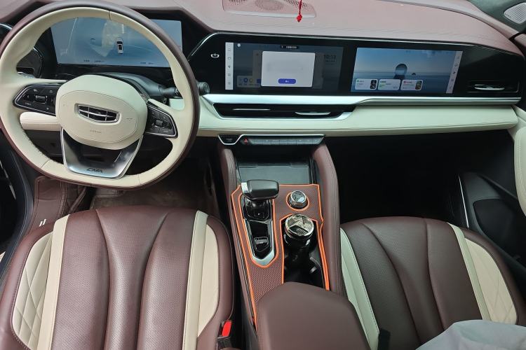 Used Geely Auto Monjaro L 2024 2.0TD High-Power Automatic Two-Wheel Drive Skyline Edition Center Console