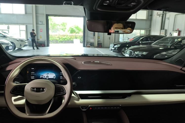 Used Geely Auto Monjaro L 2024 2.0TD High-Power Automatic Two-Wheel Drive Yunqi Version Center Console
