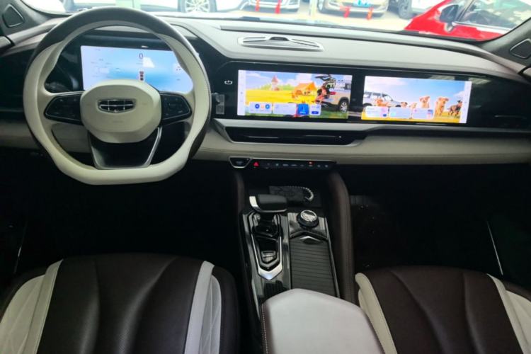 Used Geely Auto Monjaro L 2024 2.0TD High-Power Automatic Two-Wheel Drive Yunqi Version Center Console