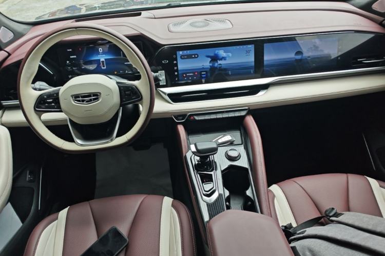 Used Geely Auto Monjaro L 2024 2.0TD High-Power Automatic Two-Wheel Drive Skyline Edition Center Console