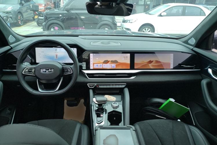 Used Geely Auto Monjaro L 2024 2.0TD High-Power Automatic Two-Wheel Drive Skyline Edition Center Console