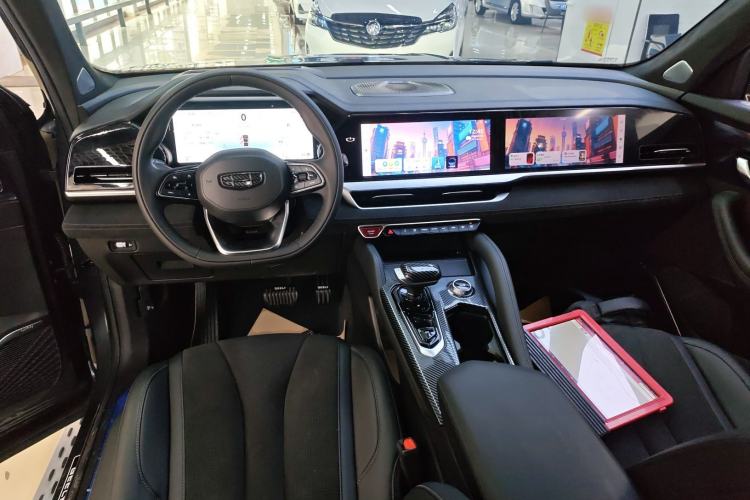 Used Geely Auto Monjaro L 2024 2.0TD High-Power Automatic Two-Wheel Drive Skyline Edition Center Console