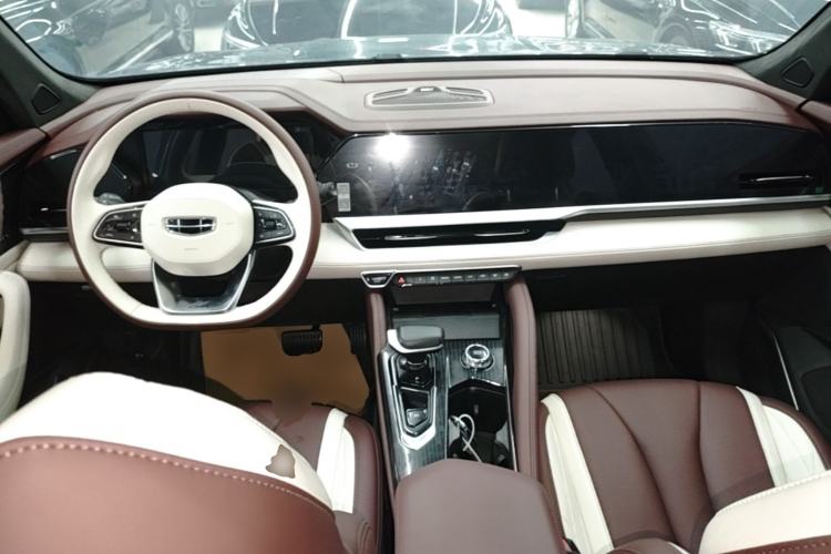 Used Geely Auto Monjaro L 2024 2.0TD High-Power Automatic Two-Wheel Drive Yunqi Version Center Console