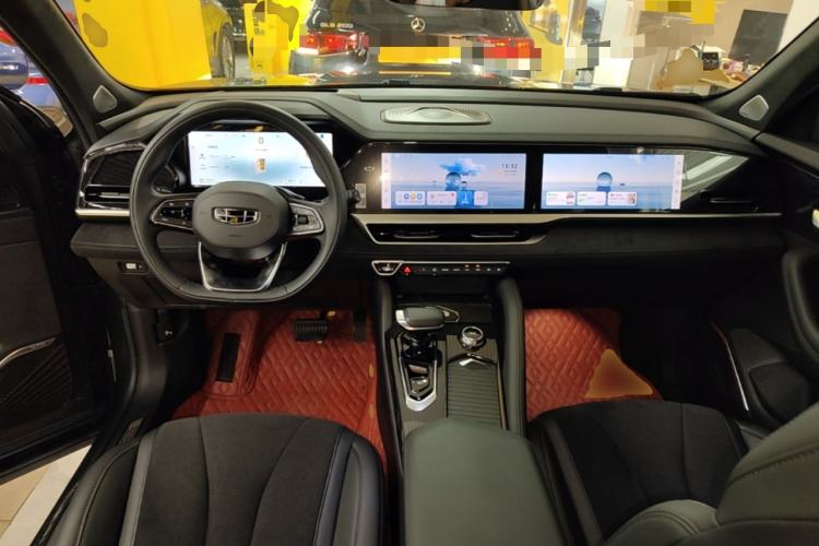 Used Geely Auto Monjaro L 2024 2.0TD High-Power Automatic Two-Wheel Drive Skyline Edition Center Console