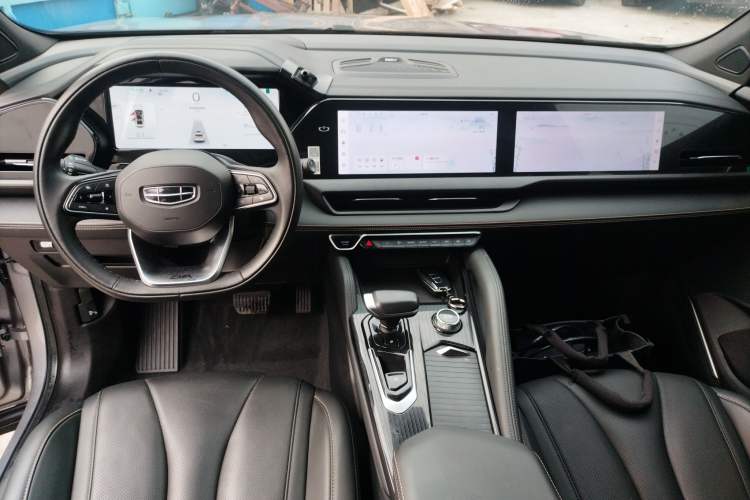 Used Geely Auto Monjaro L 2024 2.0TD DCT EVO Two-Wheel Drive Long-Range Version Center Console