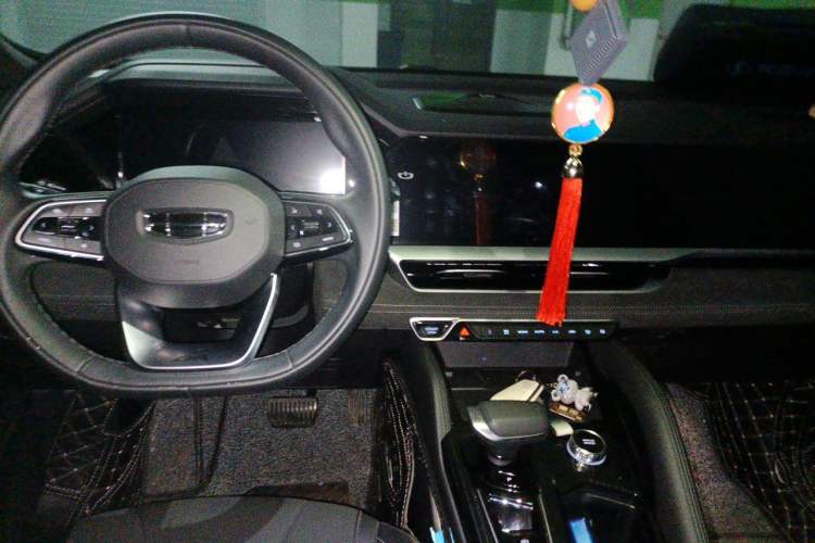 Used Geely Auto Monjaro L 2024 2.0TD High-Power Automatic Two-Wheel Drive Skyline Edition Center Console