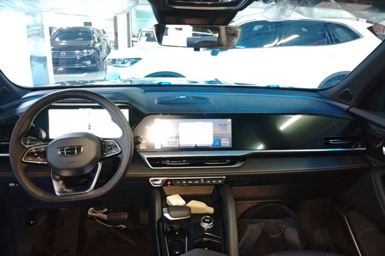 Used Geely Auto Monjaro L 2024 2.0TD DCT EVO Two-Wheel Drive Long-Range Version Center Console
