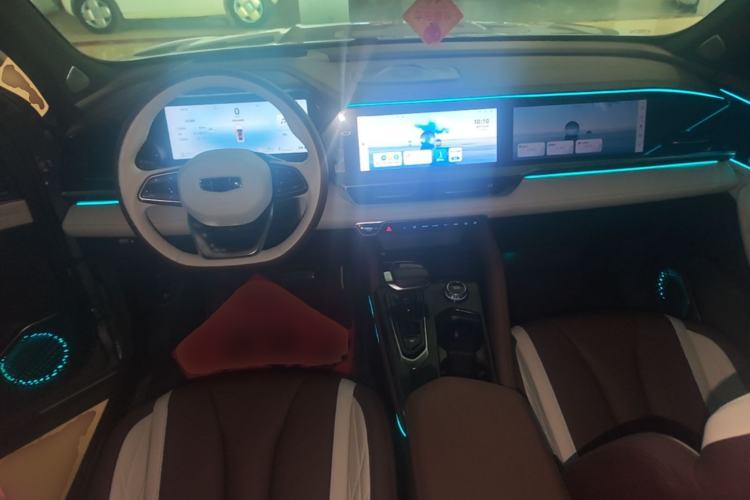 Used Geely Auto Monjaro L 2024 2.0TD High-Power Automatic Two-Wheel Drive Skyline Edition Center Console